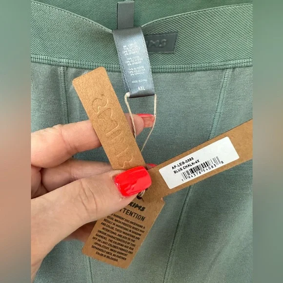 SKIMS Leggings in Blue Chalk 4X High Waisted Elastic Band NWT - Picture 3 of 5